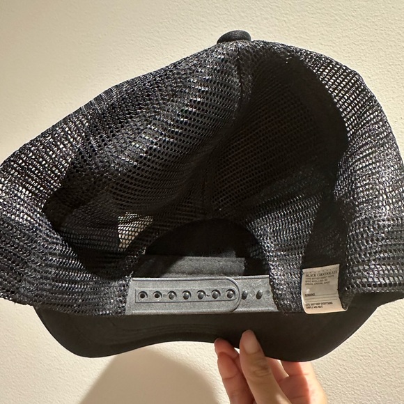 Men’s caps - Picture 3 of 5